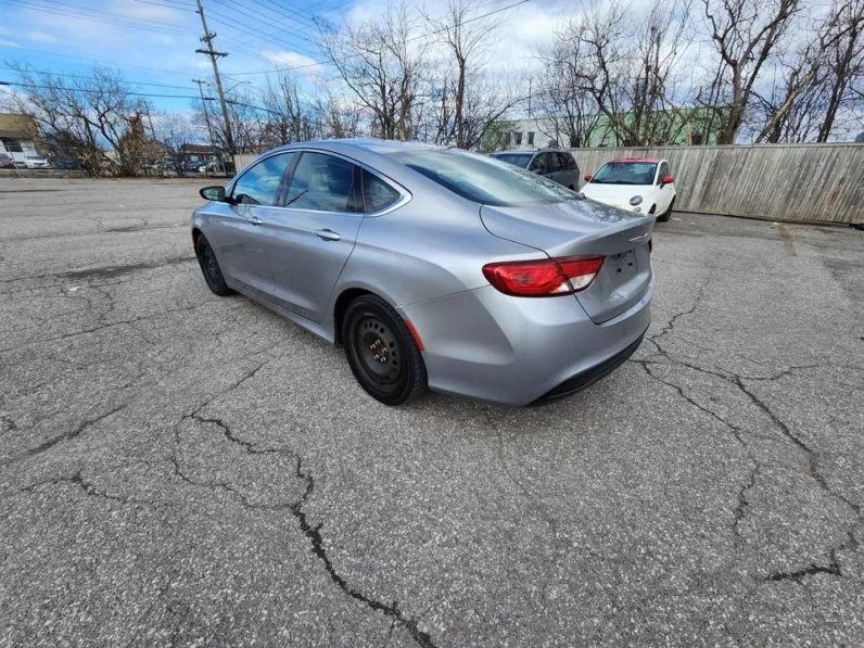 2015 Chrysler 200 LX