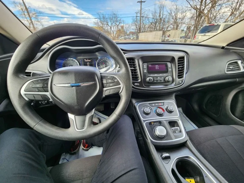 2015 Chrysler 200 LX